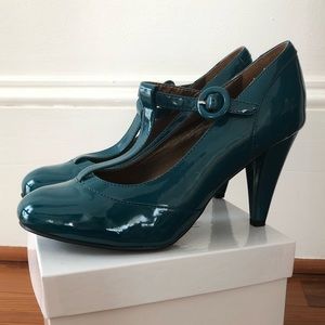 Gabrielle Rocha Teal T-Strap Heels sz 9.5